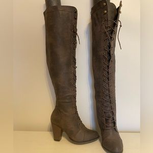 Perfect for FALL 🍂🍁 Thigh-High Boots